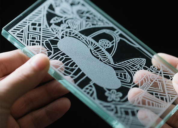 Ποιον ελεγκτή λέιζερ να επιλέξω για τζάμι χάραξης λέιζερ;